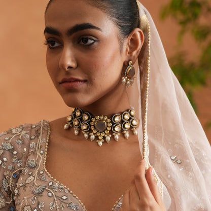 Devyani Kundan Necklce Set-Golden