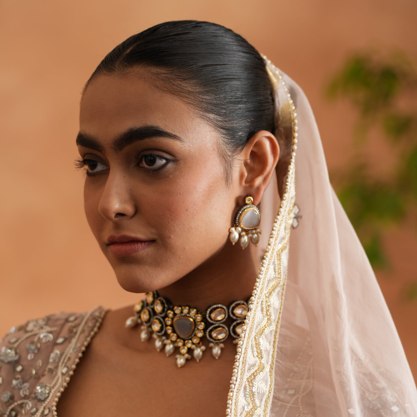 Devyani Kundan Necklce Set-Golden