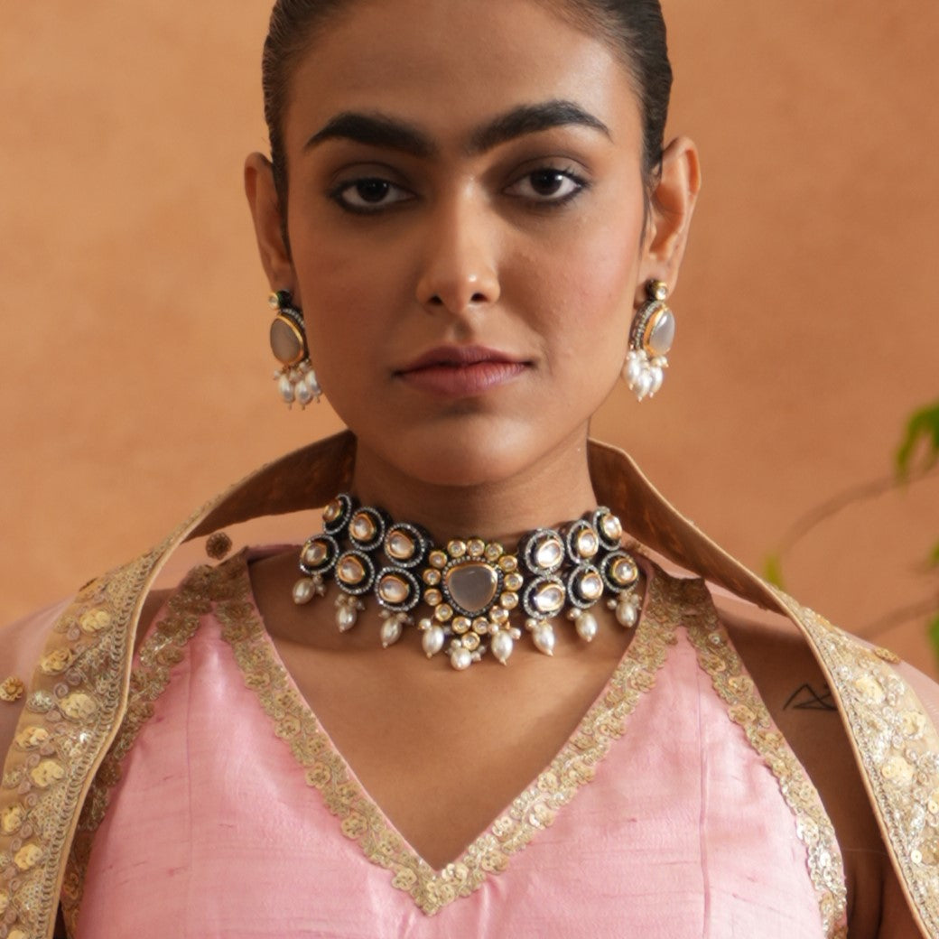 Devyani Kundan Necklce Set-Golden