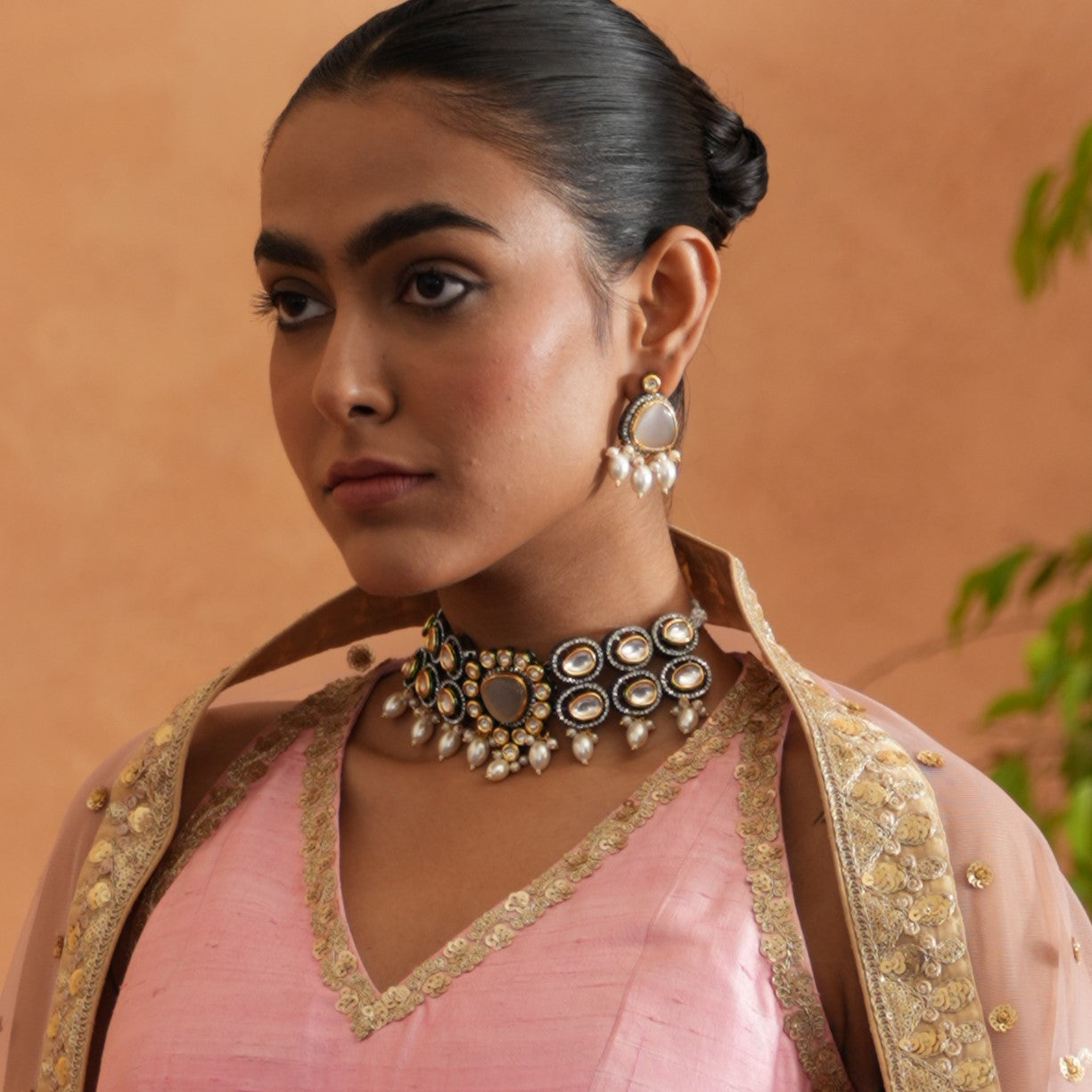Devyani Kundan Necklce Set-Golden