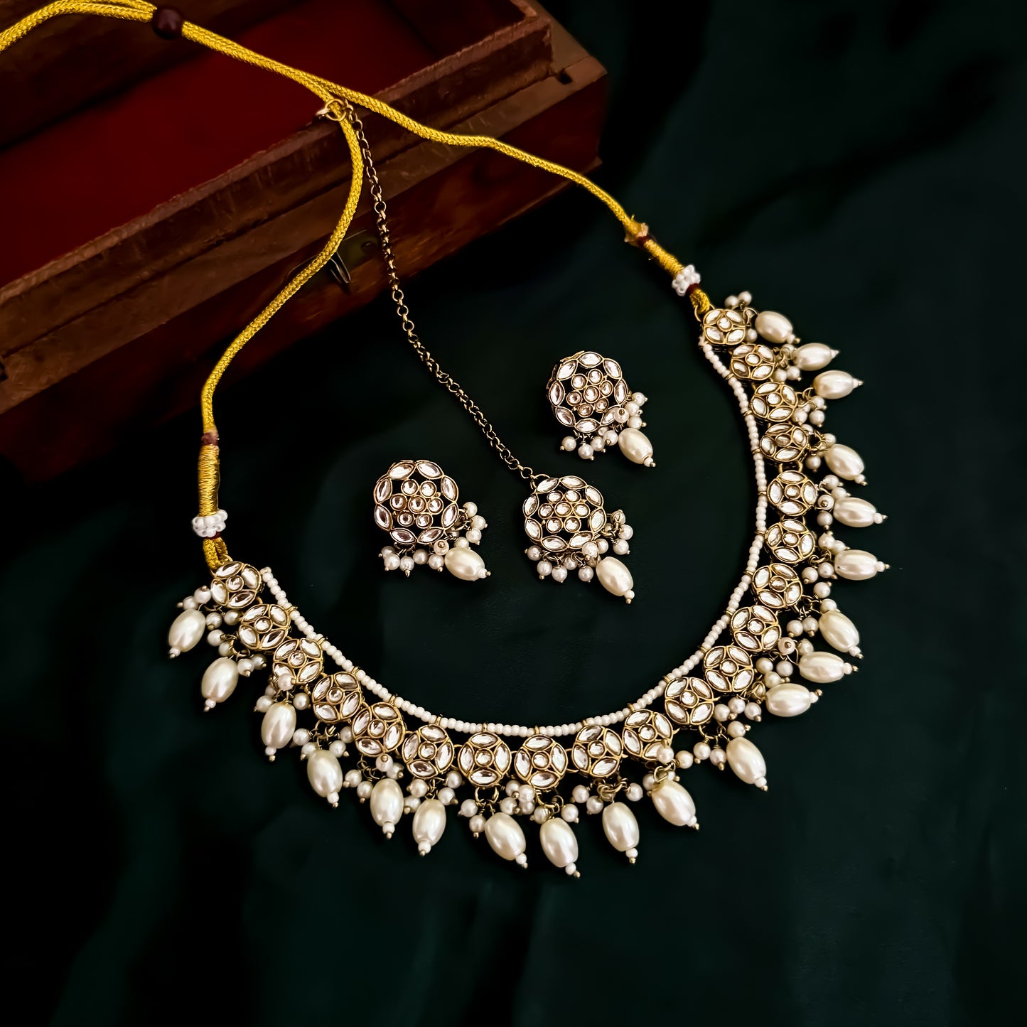 Mitali Kundan Sleek Golden Necklace Set with Earrings & Teeka