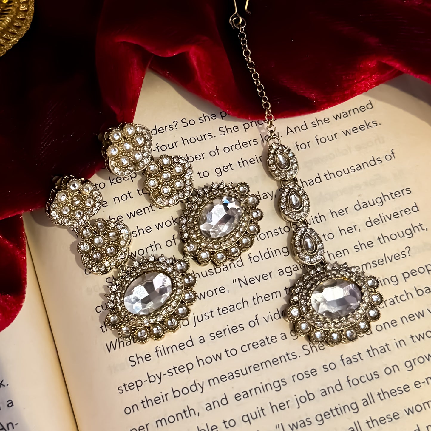Ishkara AD Polki Look Alike Necklace Set - Golden
