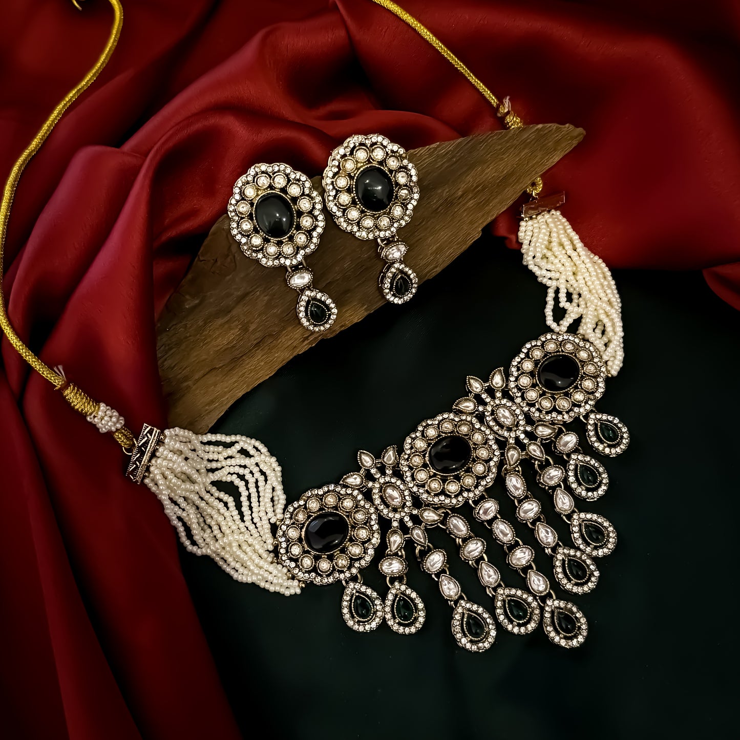 Rumani Premium Victorian Style Choker Necklace Set- Green