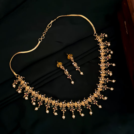 Aahna AD Necklace Set