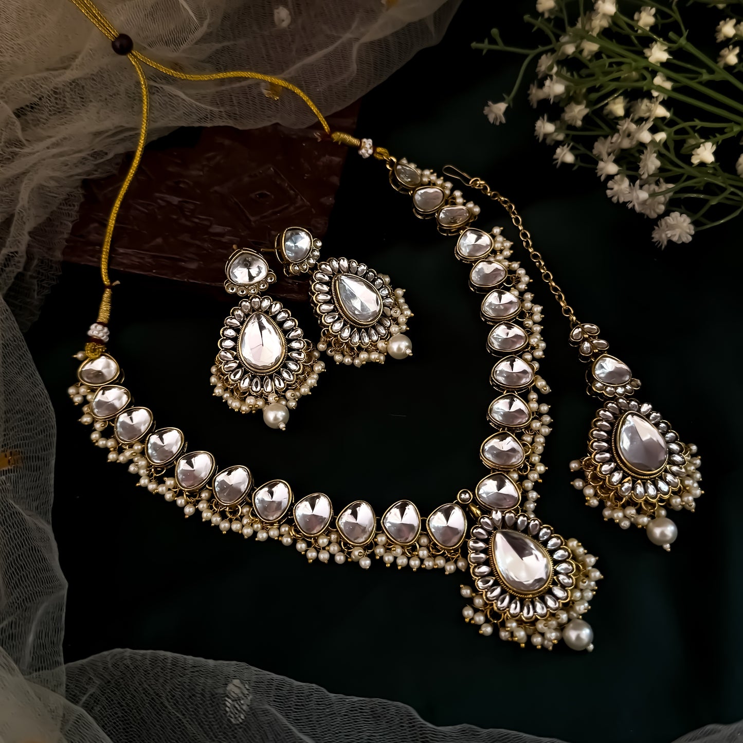 Saundarya Royal Kundan Necklace Set - Golden