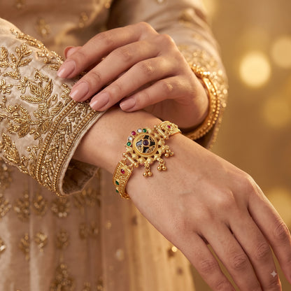Green Kavya Fusion Kashmiri Rajwadi Ghungroo Adjustable Bracelet
