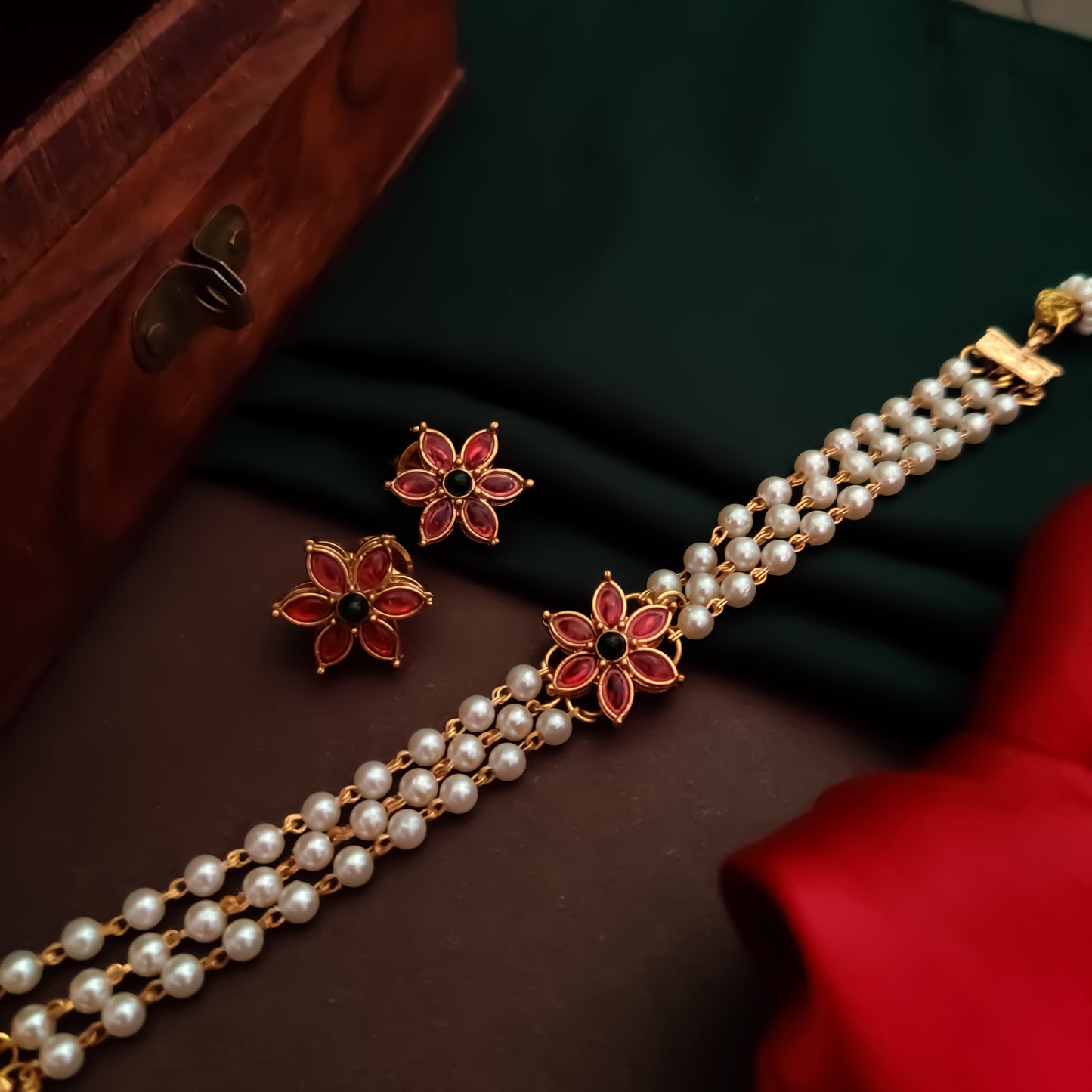 Madhura Pearl Choker Set