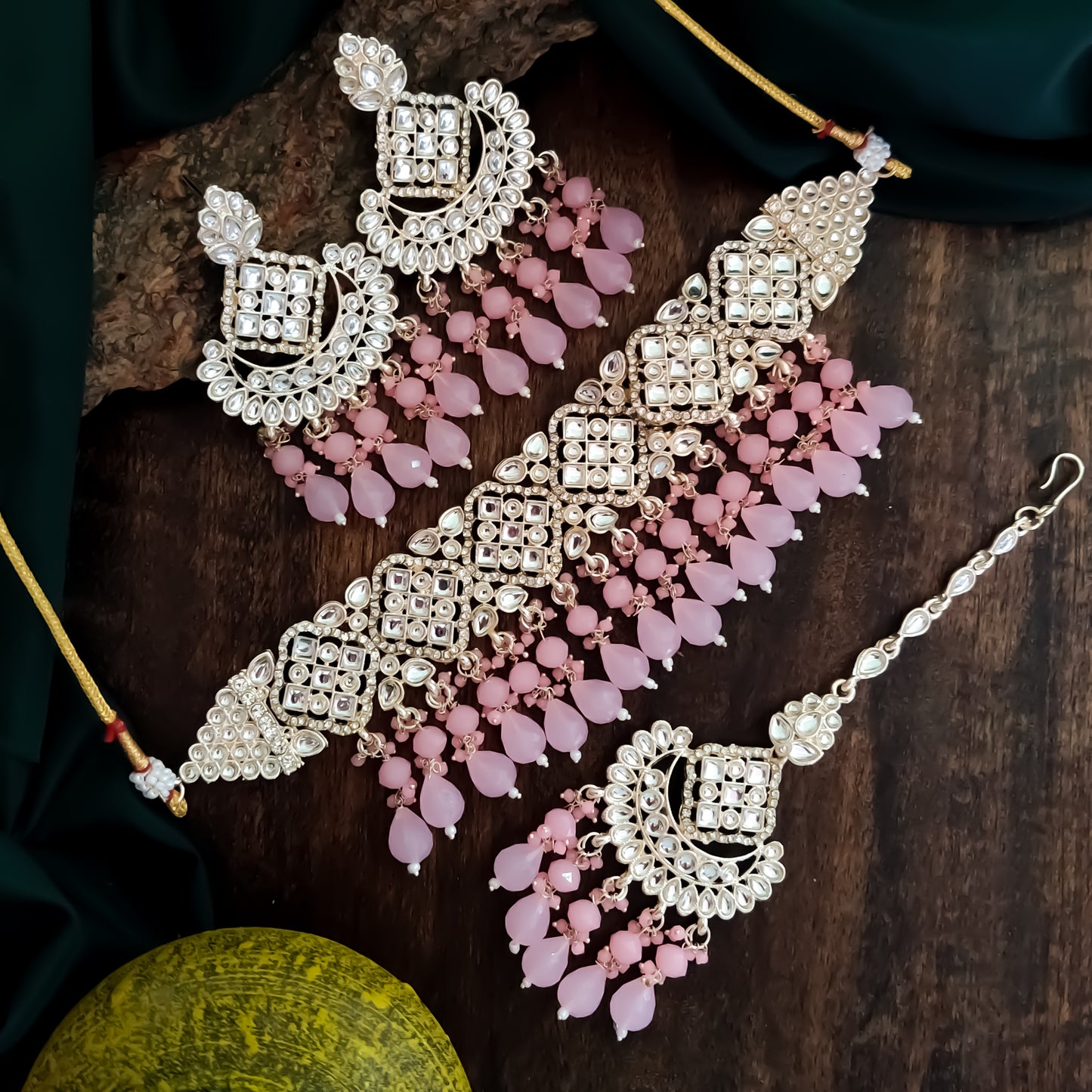 Raisha Kundan Necklace Set - Light Pink