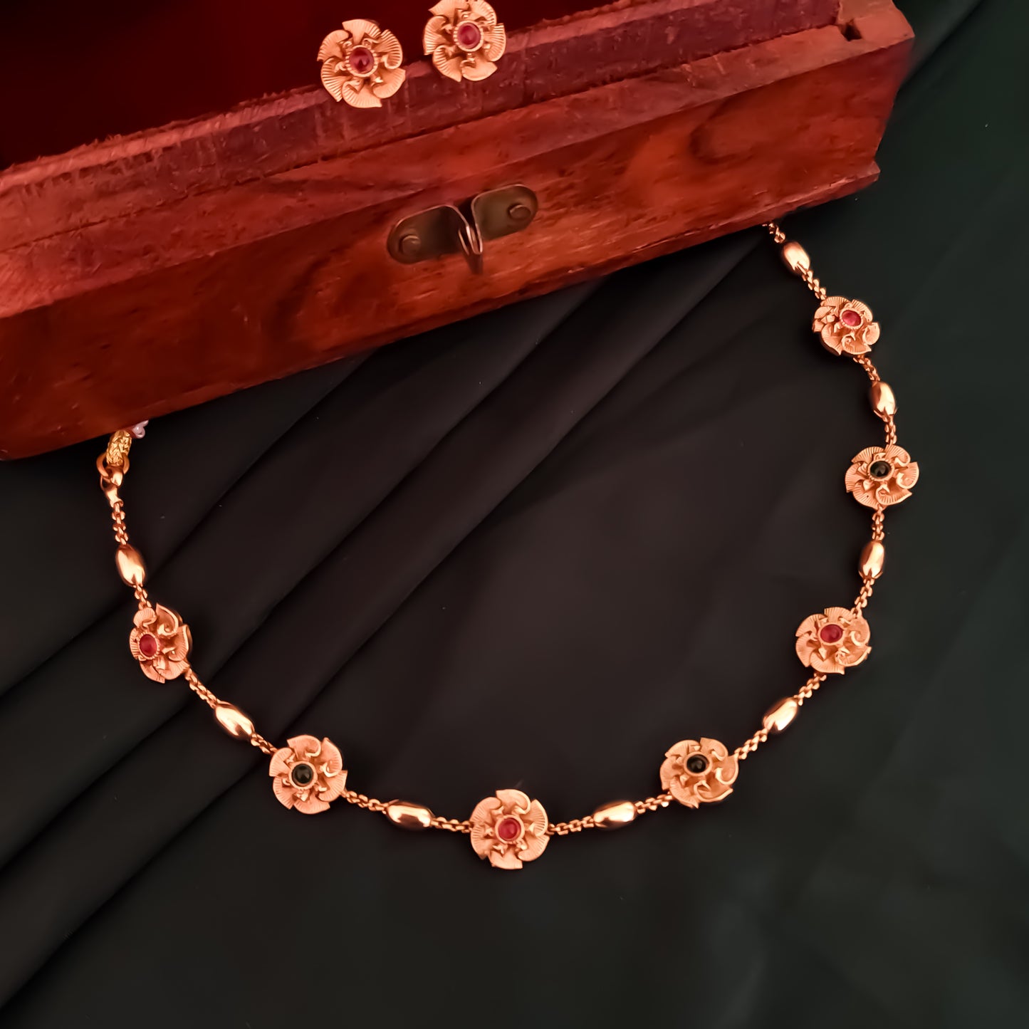 Madhur Choker/Necklace Set