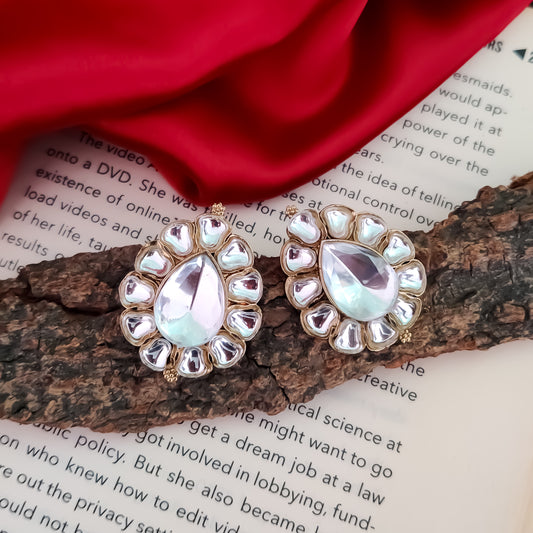 Nibedita Kundan Stud Earring - Golden