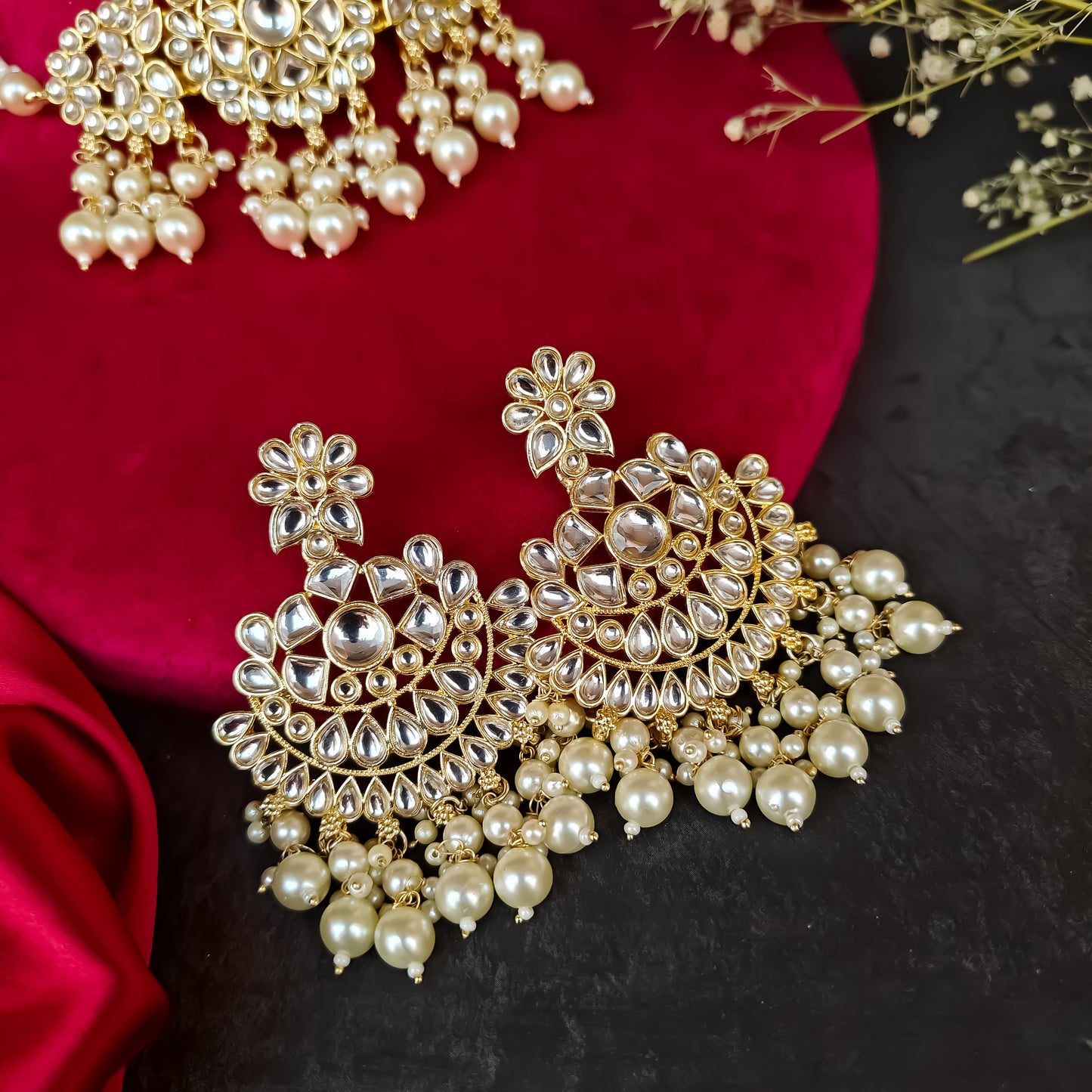 Amber Dabi Kundan Necklace Set - Golden