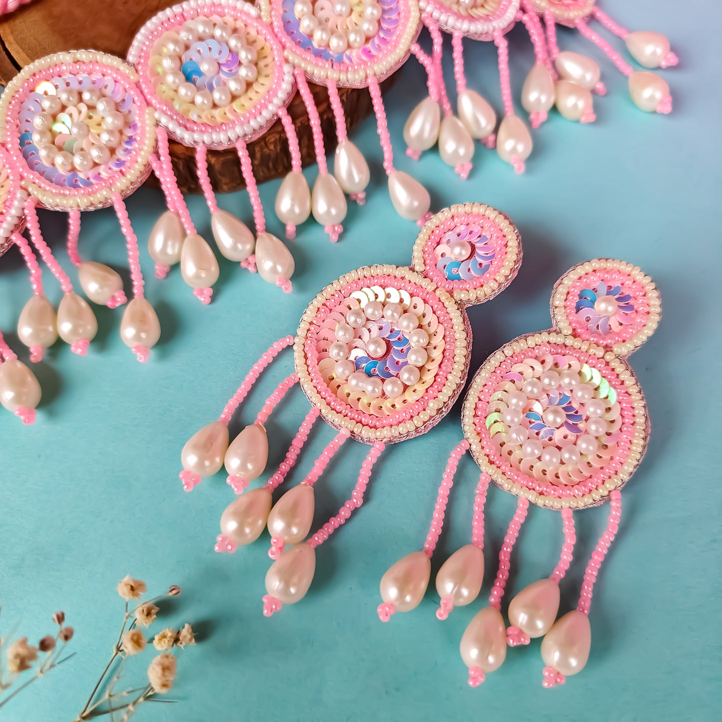 Serah Hand Embroidered Necklace set- Pink