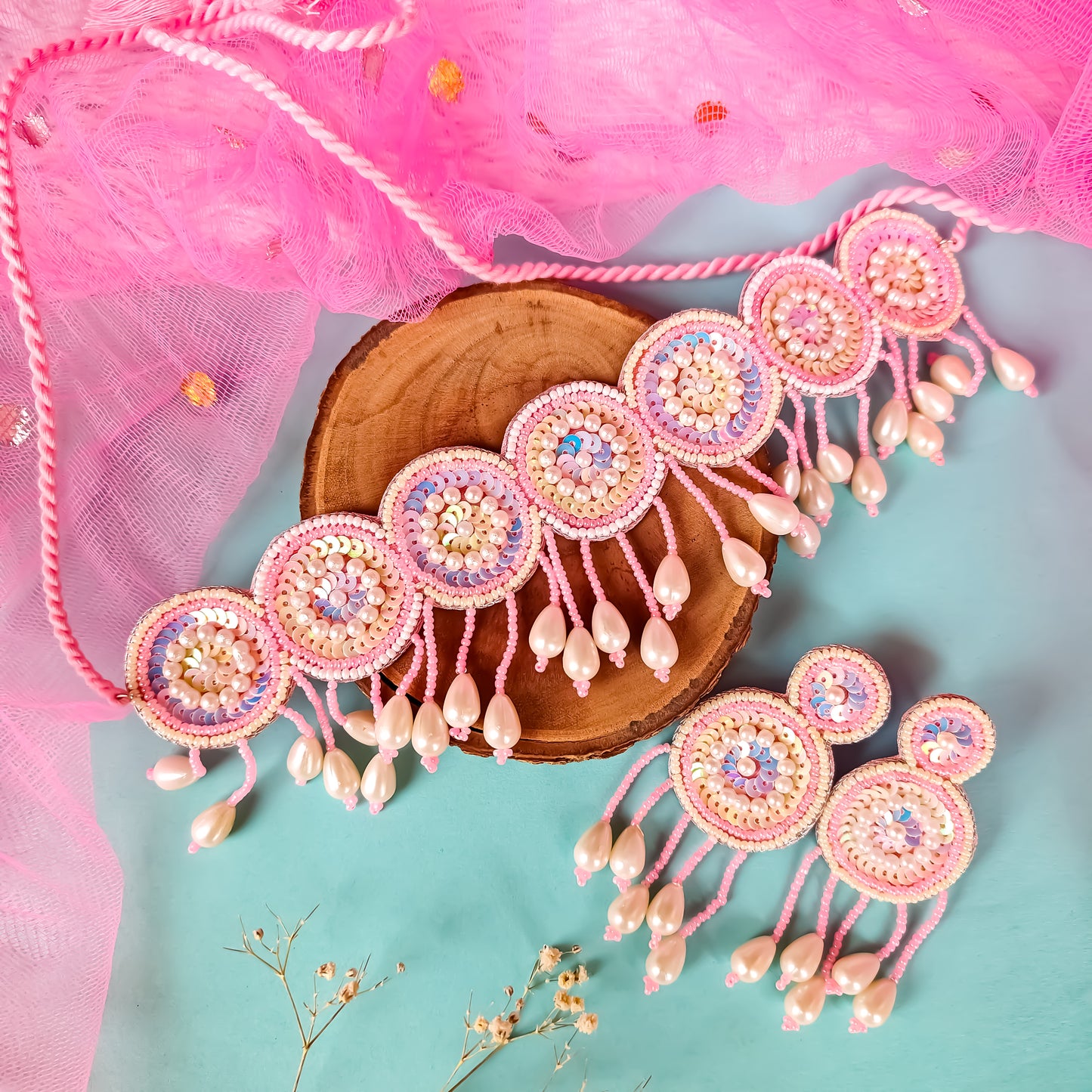 Serah Hand Embroidered Necklace set- Pink