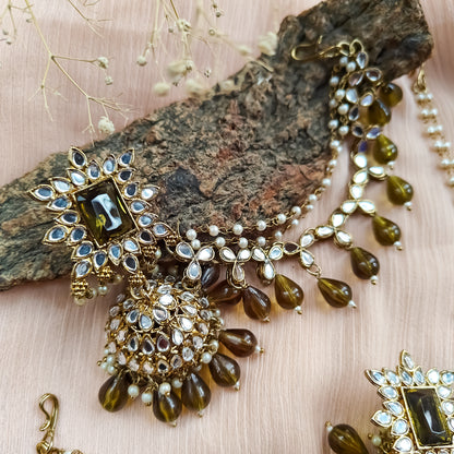Manavi Mirror Jhumka with Teeka & Sahara- Mehendi Green