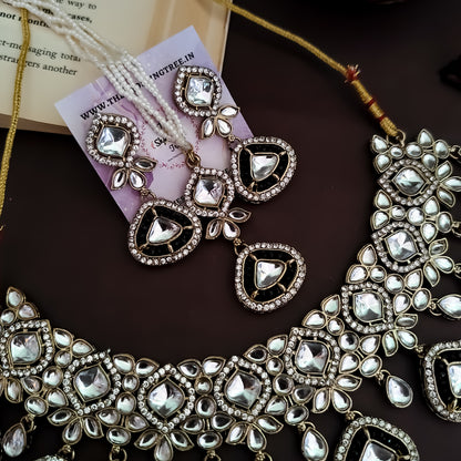 Naina Kundan Necklace Set - Black