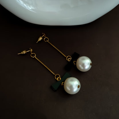 Fery Lightweight Earrings