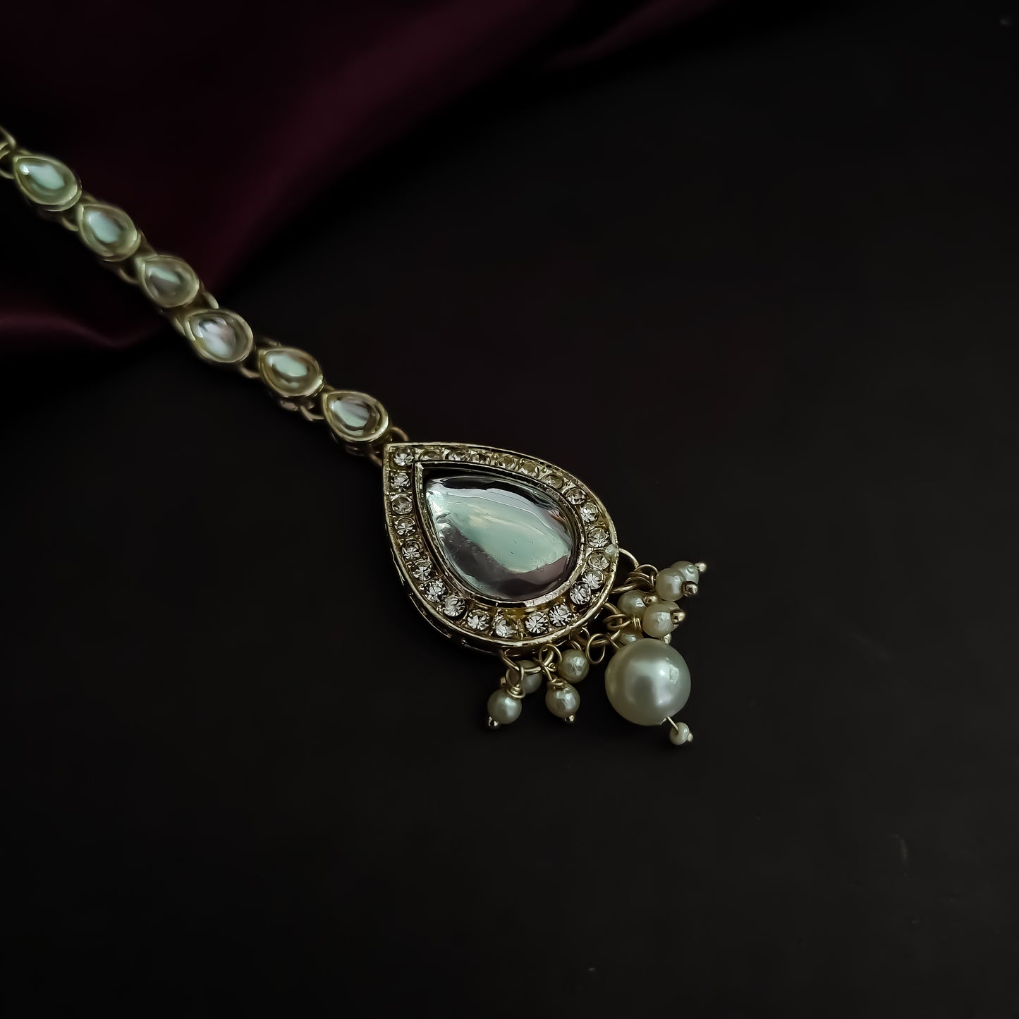 Veera Kundan Maang teeka