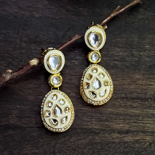Kismat Kundan Earrings - Golden