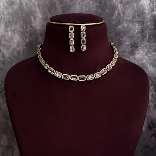 Maxine Minimal AD Necklace Set - Golden