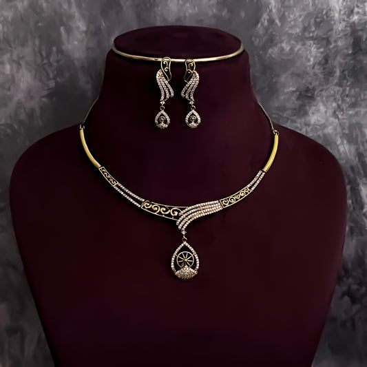 Breshna Minimal AD Hasli Necklace Set - Golden