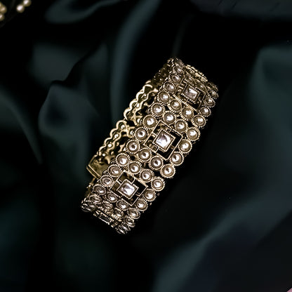 Meera Kundan Openable Bracelet/Kada - Golden