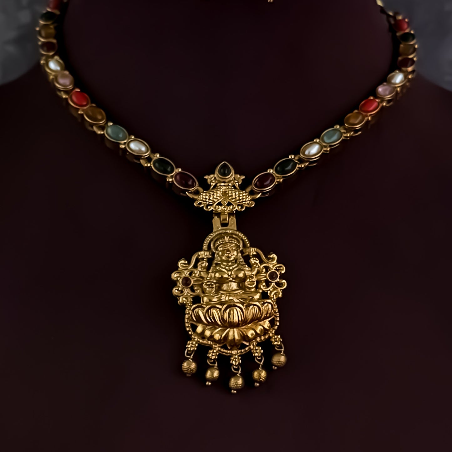 Riyana Lakshmi Navartan Necklace Set