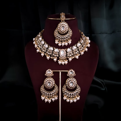 Rajnandini Kundan Pearl Necklace  - Golden