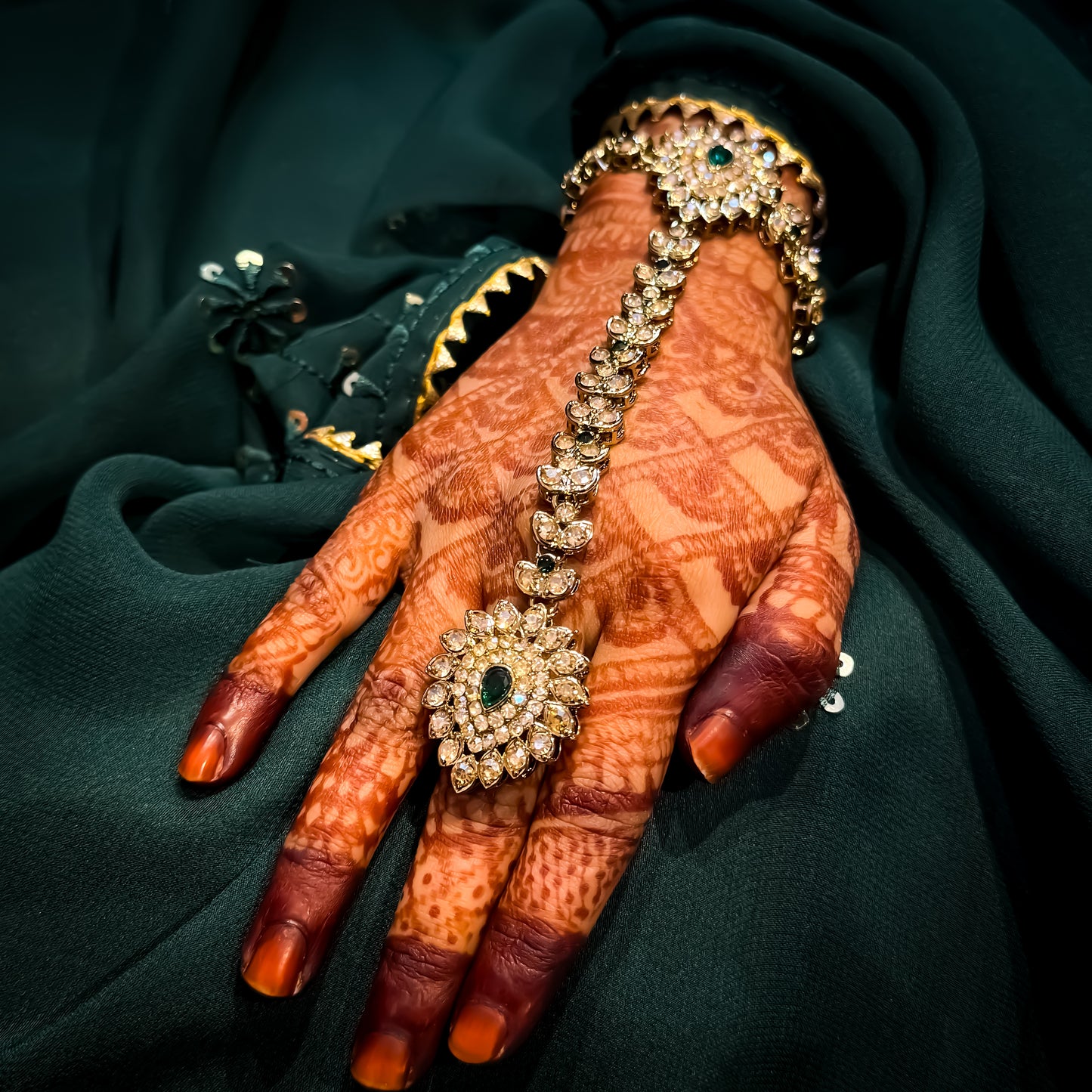 Hania Premium Reverse AD Haathphool - Golden