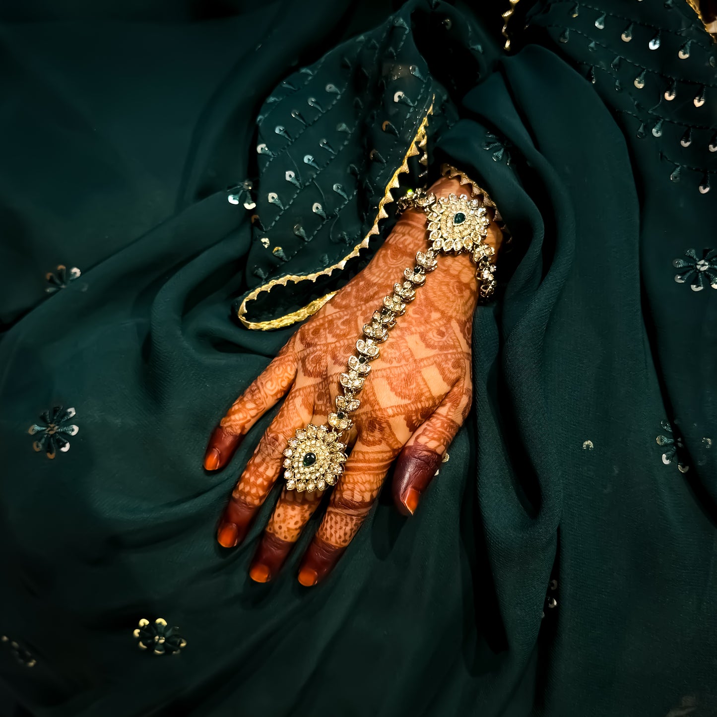 Hania Premium Reverse AD Haathphool - Golden