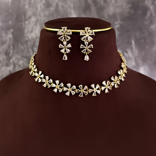 Giana Minimal AD Choker Necklace Set - Golden