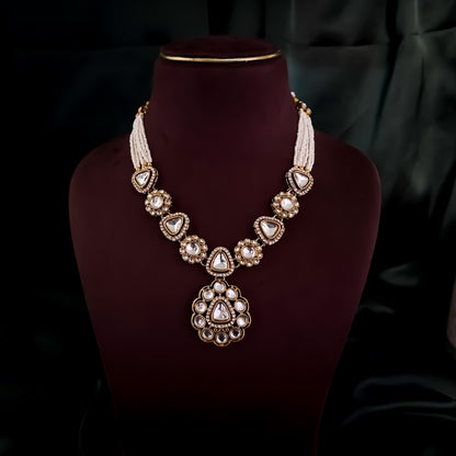 Anjani Kundan Pendant Necklace Set - Golden
