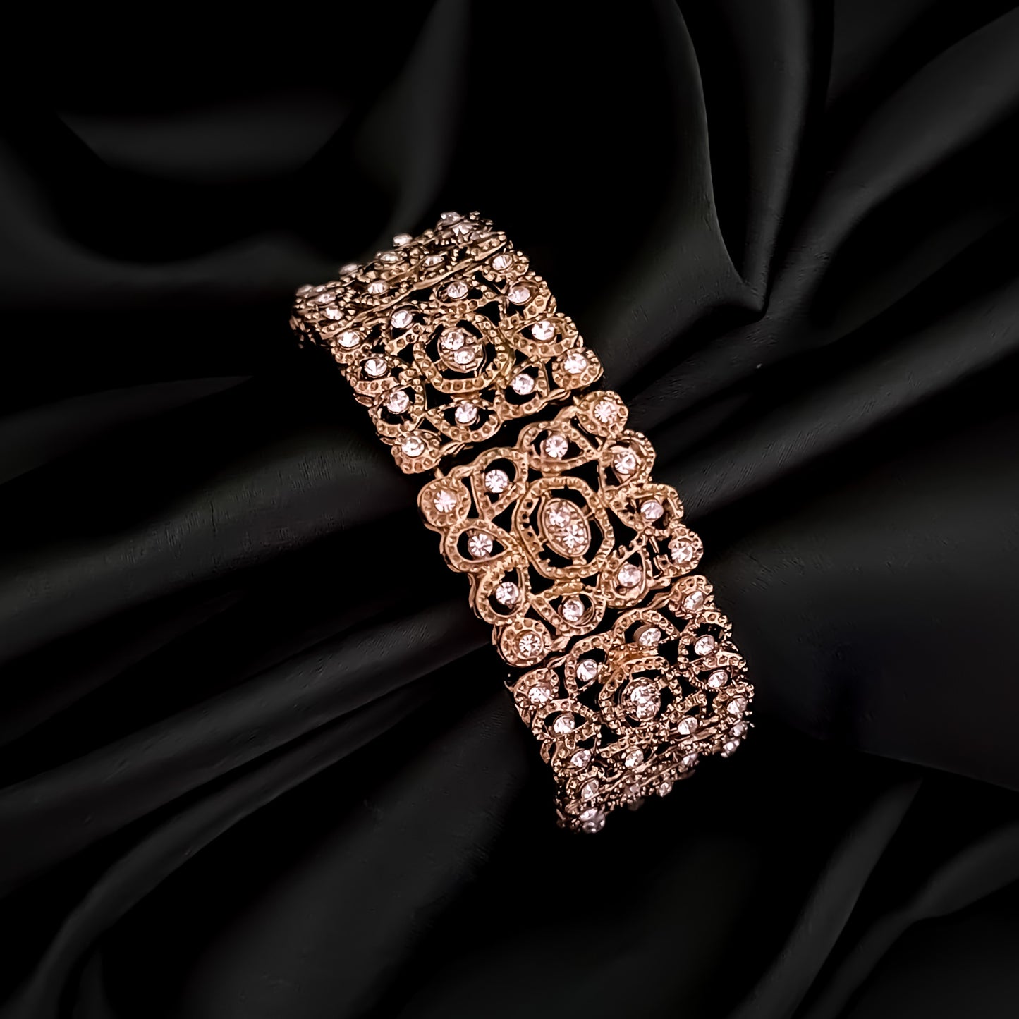 Sabrina Kundan Openable Bracelet/Kada - Golden