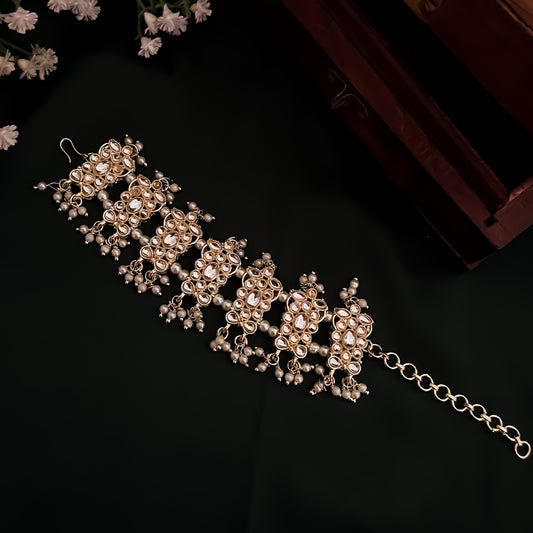 Amara Kundan Adjustable Bracelet - Golden