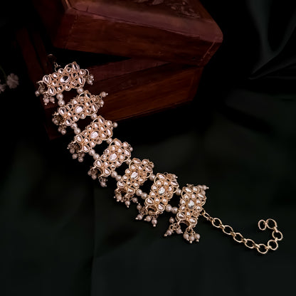 Amara Kundan Adjustable Bracelet - Golden