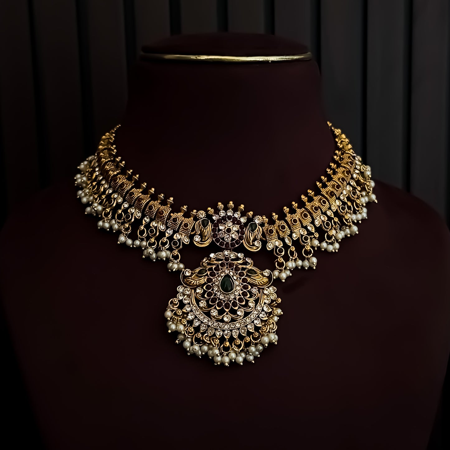 Kishangi Guttapushalu Necklace Set - Golden