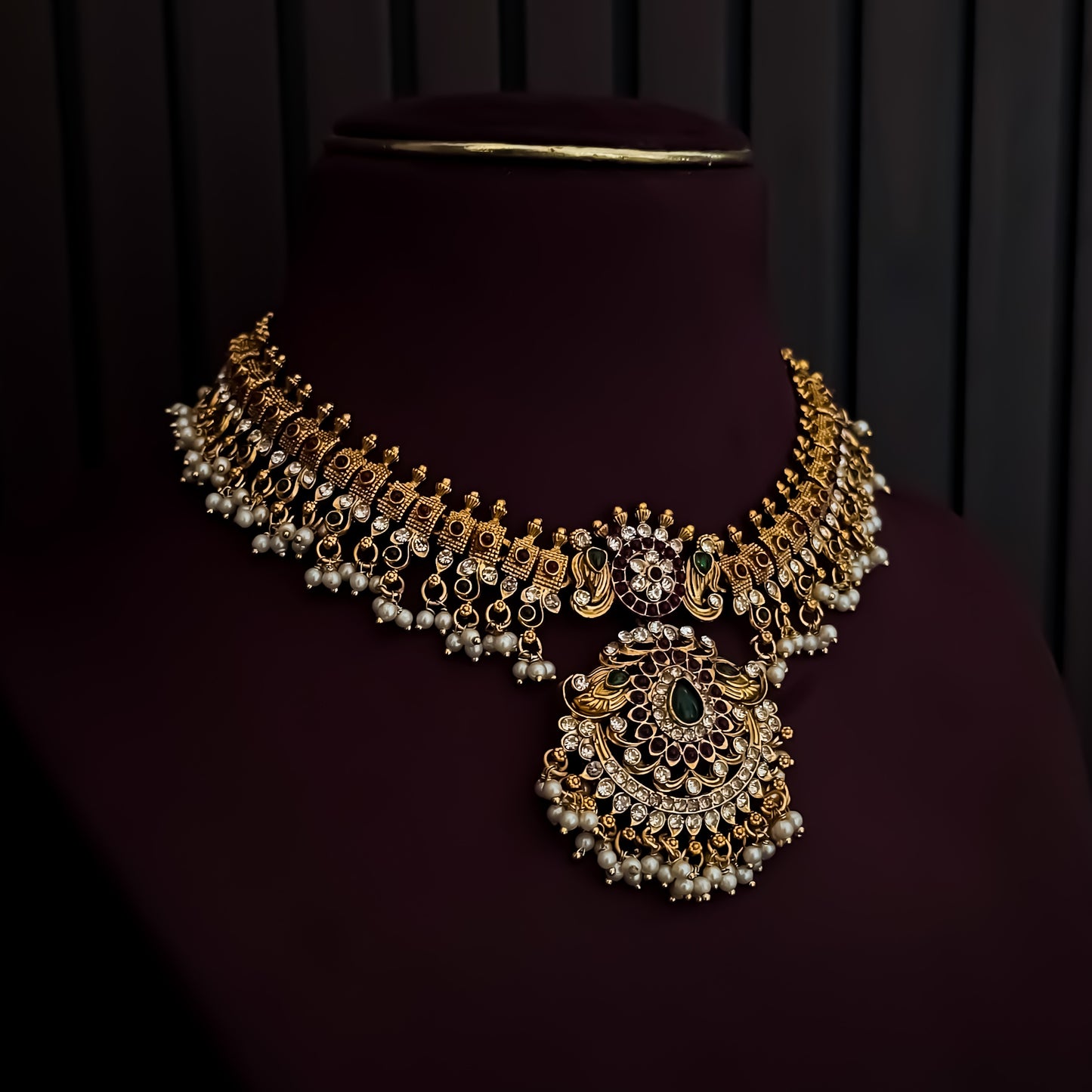 Kishangi Guttapushalu Necklace Set - Golden