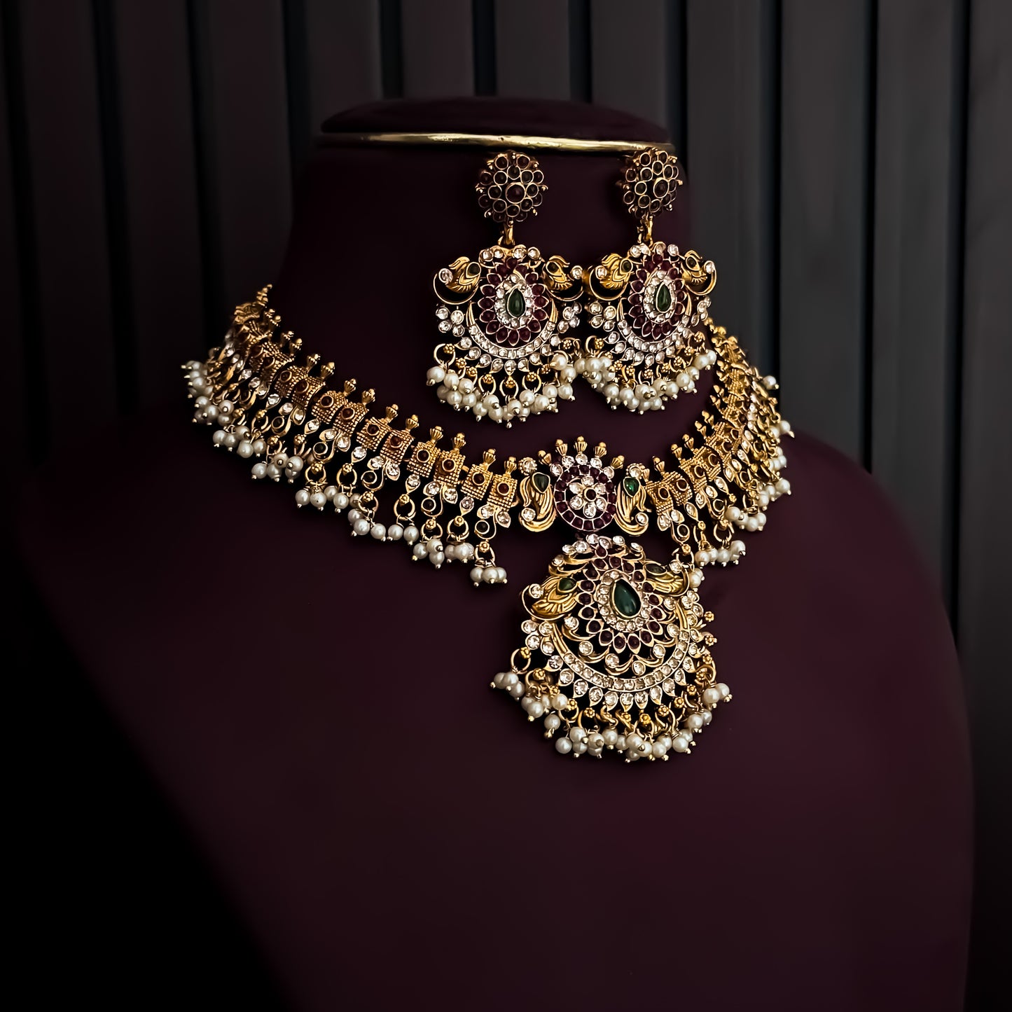 Kishangi Guttapushalu Necklace Set - Golden
