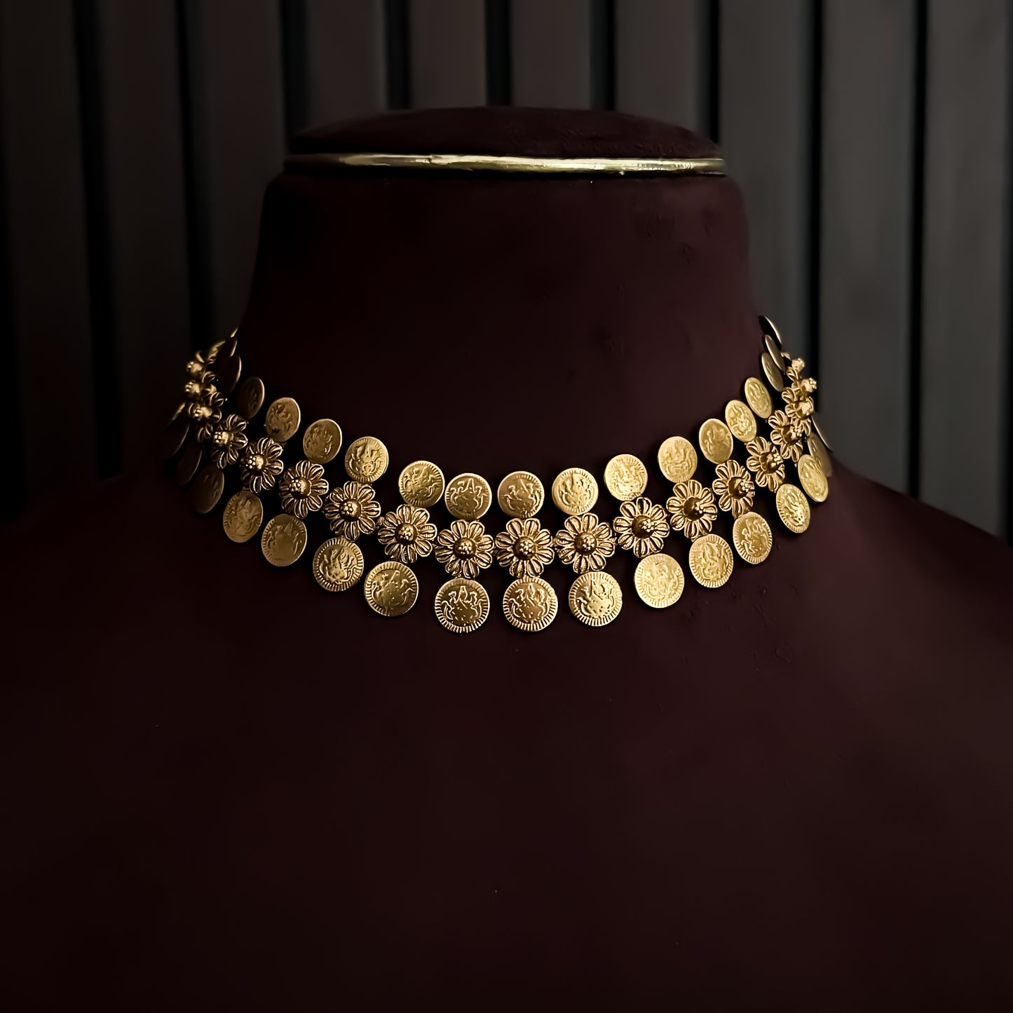 Nigah Gold Coin Kashumala Golden Necklace Set