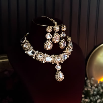 Ashnoor Kundan Necklace Set - Golden