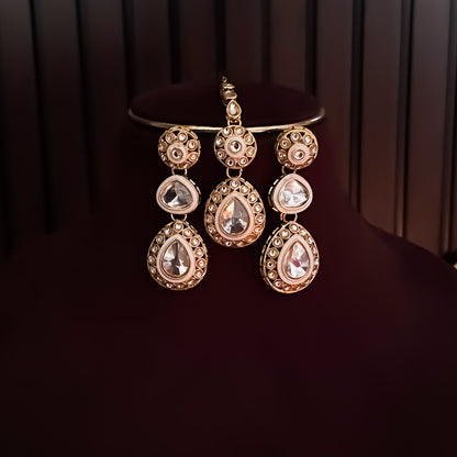 Ashnoor Kundan Necklace Set - Golden