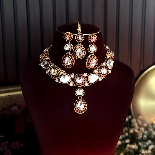Ashnoor Kundan Necklace Set - Maroon