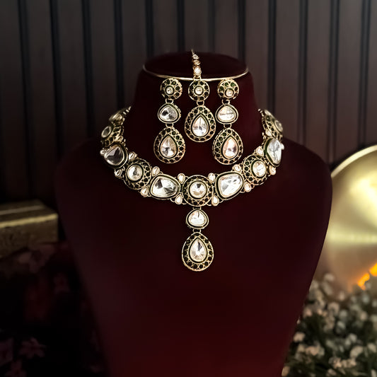 Ashnoor Kundan Necklace Set - Green