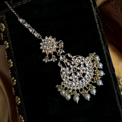 Vaidehi Kundan Pearl Maang Teeka - Golden