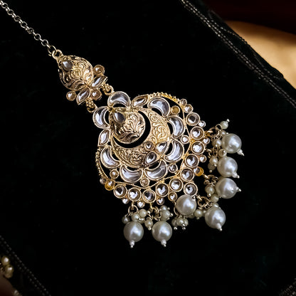Vaishali Kundan Pearl Maang Teeka - Golden
