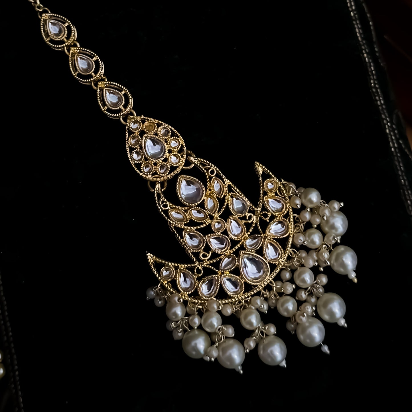 Gehna Kundan Pearl Maang Teeka - Golden