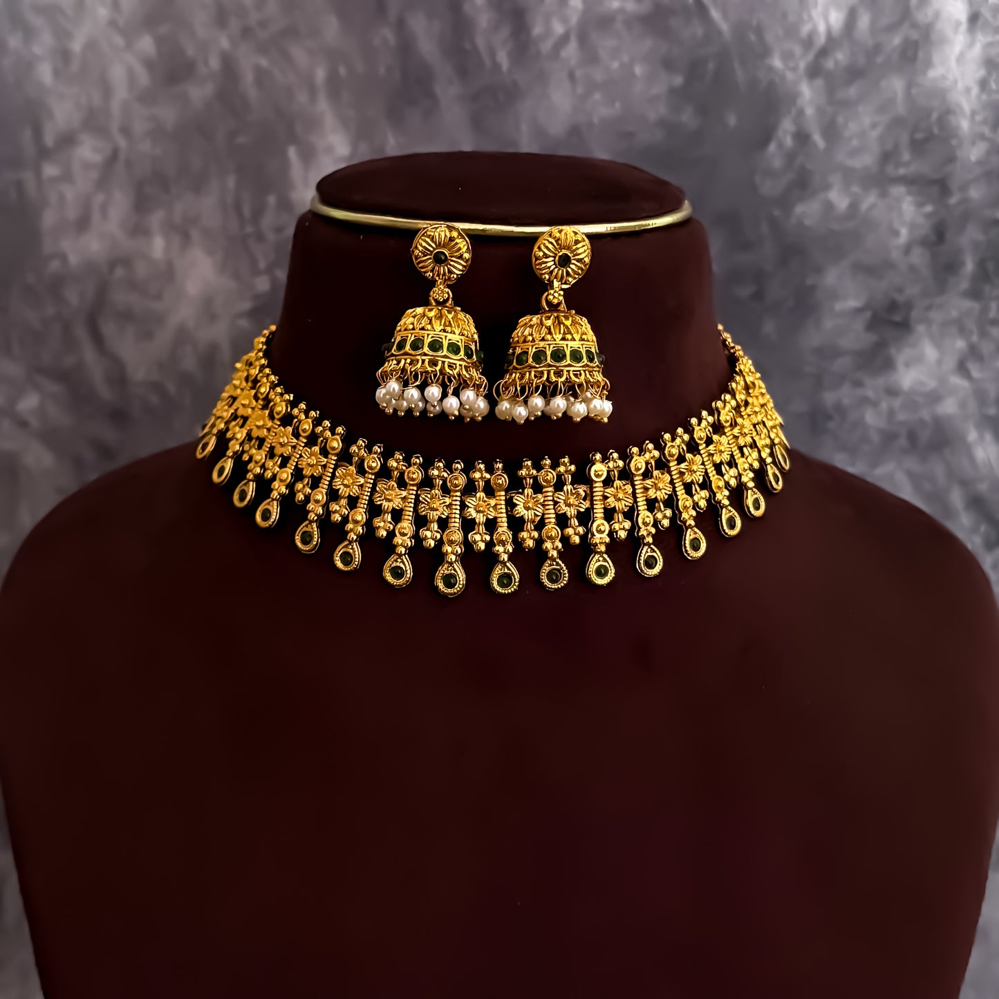 Unnati Carved Necklace Set with Jhumka