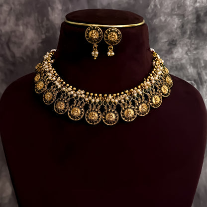 Alankrita Pearl Necklace Set