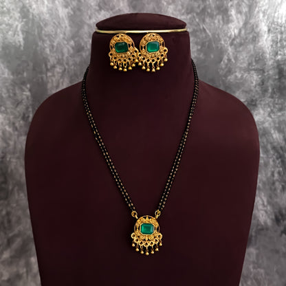 Yashasvi Reversible 2 IN 1 Mangalsutra (2 Pairs Earrings)