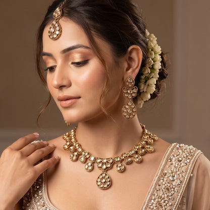 Golden Suzanne Kundan Necklace Set
