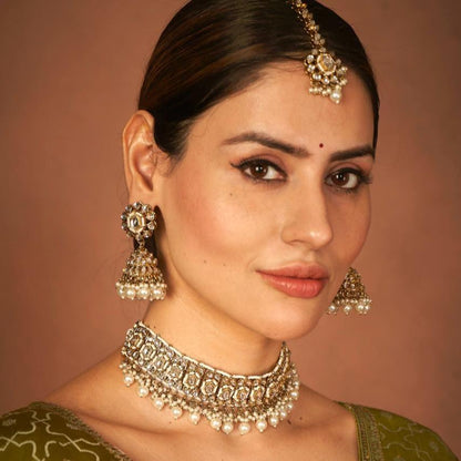 Debina Kundan Necklace Set - Golden